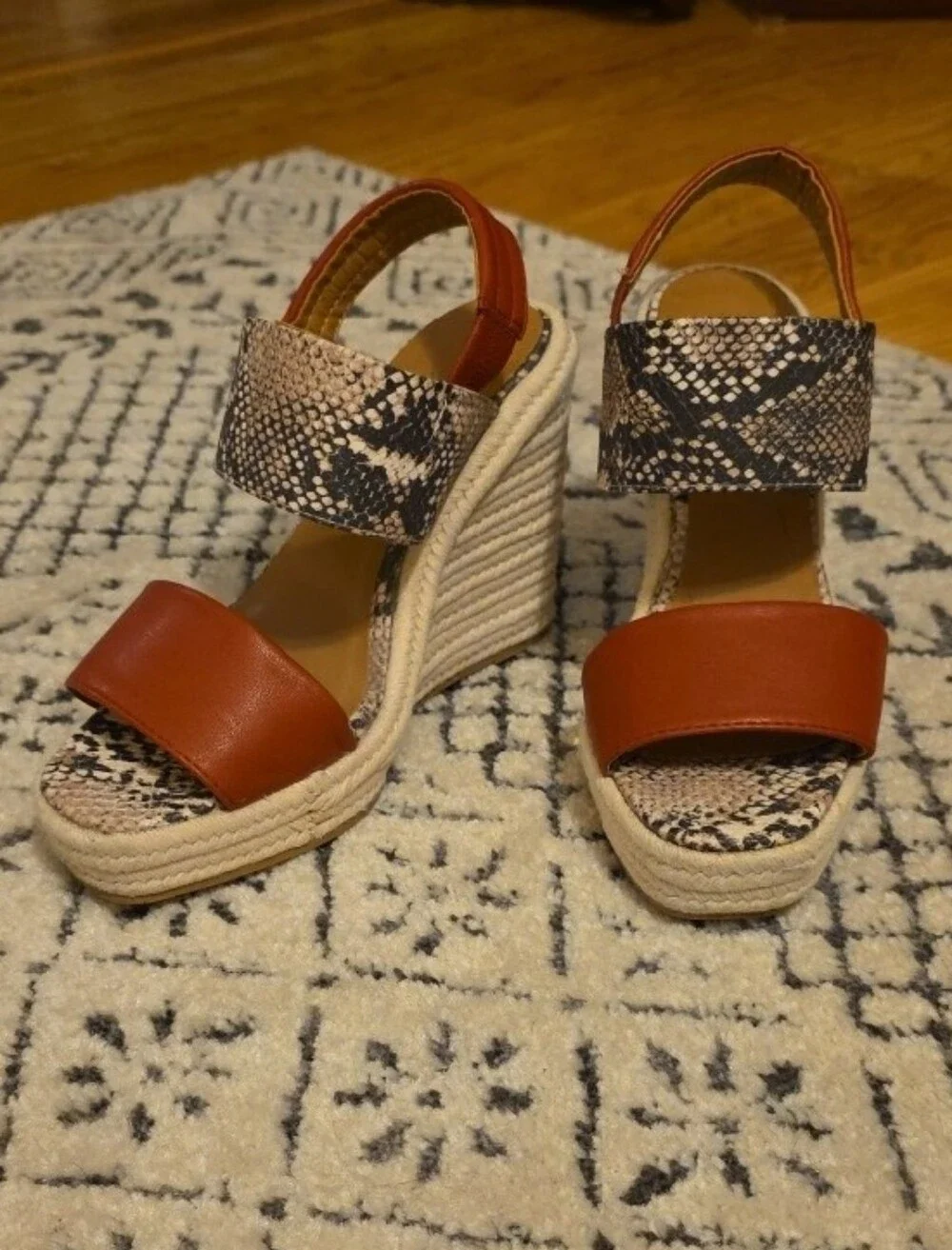 Qupid Womens Size 6 Tan Brown Snake-Print Wedge Sandals